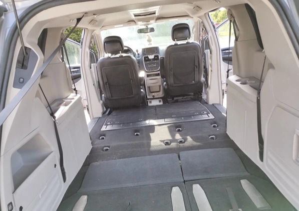 Chrysler Town &amp; Country cena 54500 przebieg: 160000, rok produkcji 2013 z Tuliszków małe 232